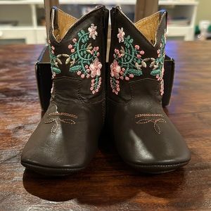 New in box Juliet floral boots